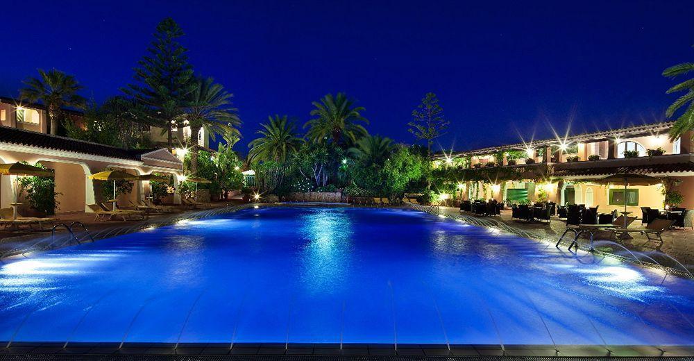 Cala Ginepro Hotel Resort & Spa 奥罗塞伊 外观 照片