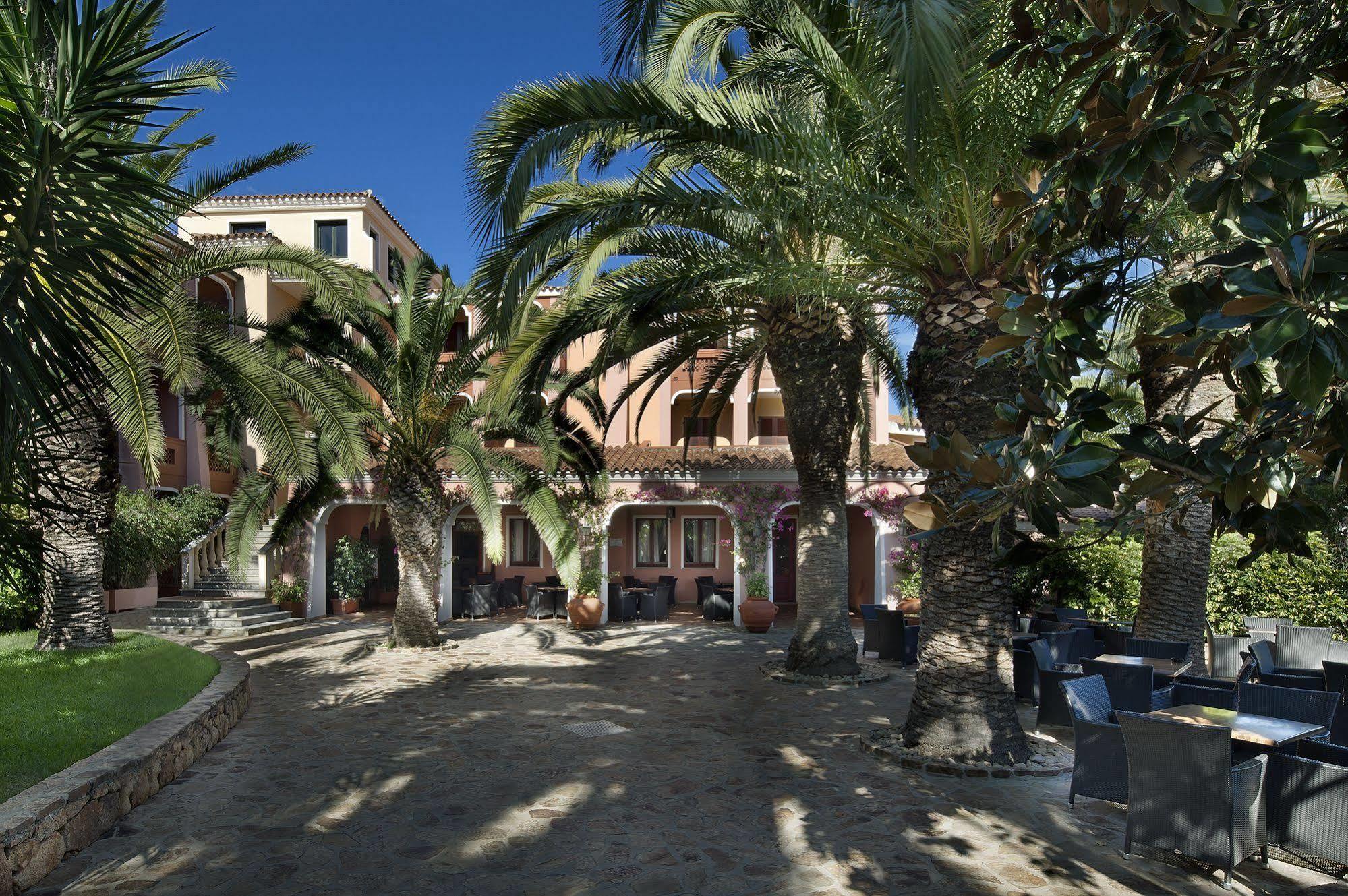 Cala Ginepro Hotel Resort & Spa 奥罗塞伊 外观 照片