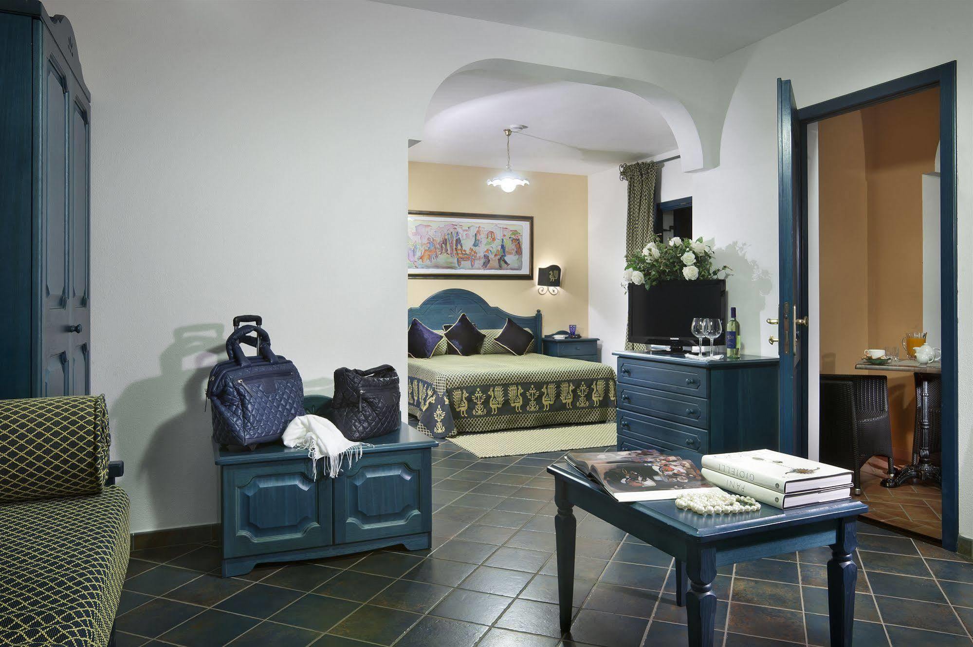 Cala Ginepro Hotel Resort & Spa 奥罗塞伊 外观 照片